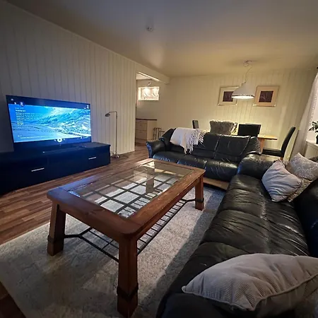 2 Bedrooms In Tonsvika Daire